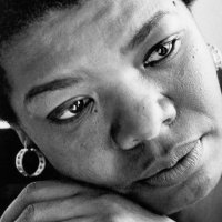 «PHENOMENAL WOMAN» por Maya Angelou